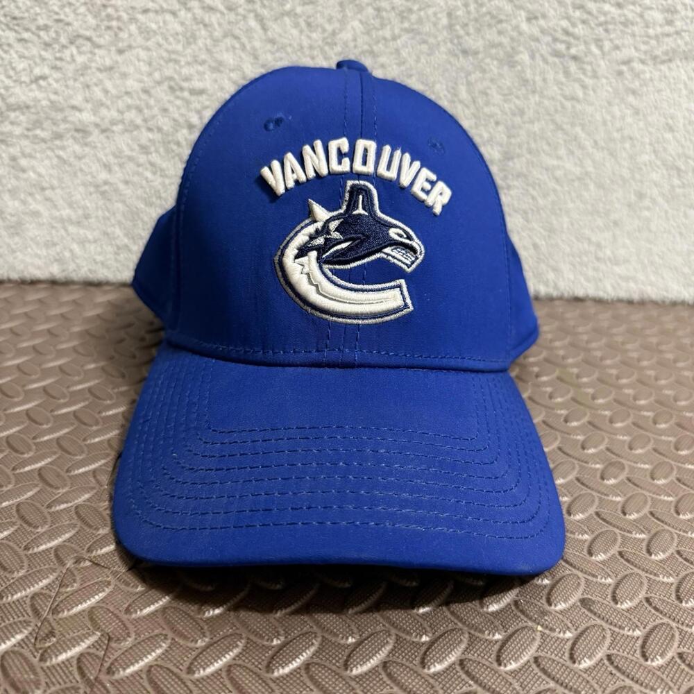 Vancouver Canucks Fanatics Flex Fit Hat Blue Men’s